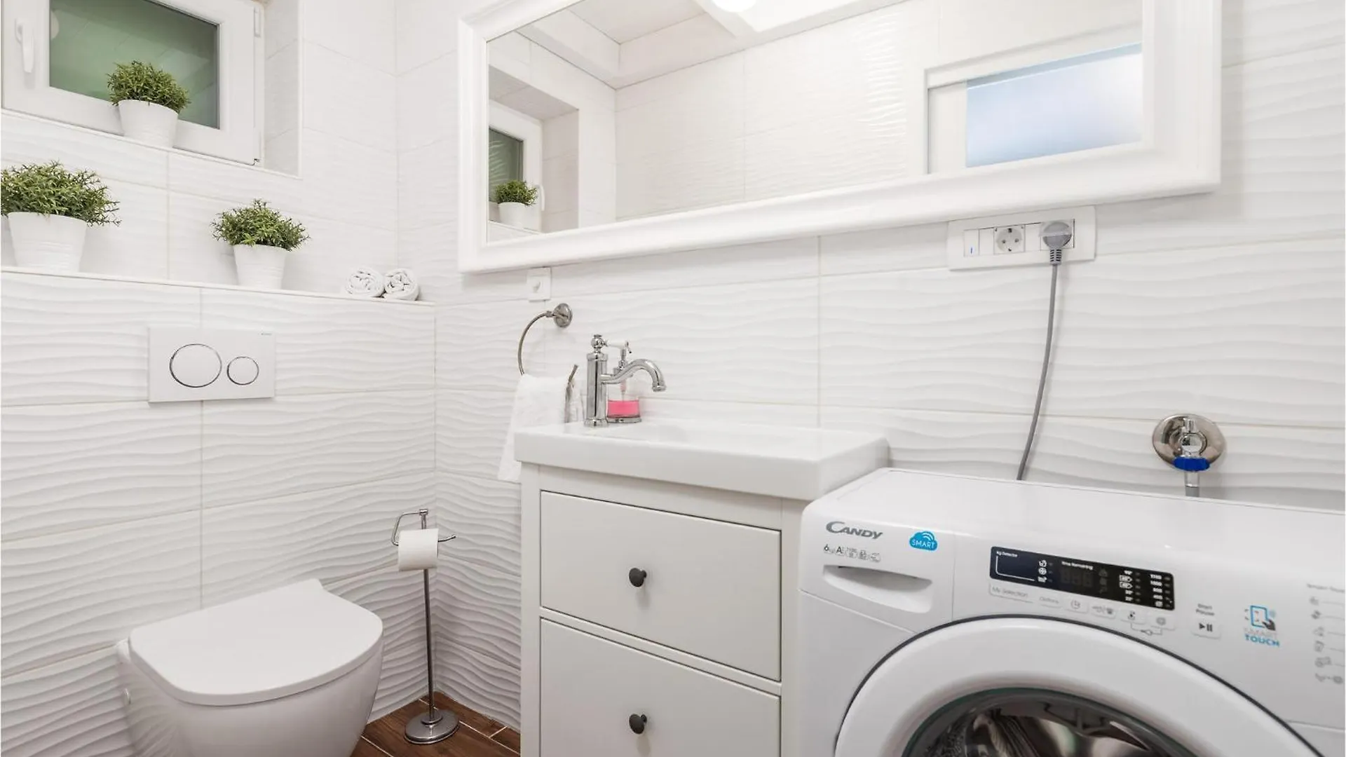 Gorgeous Home In Nerezine With Jacuzzi